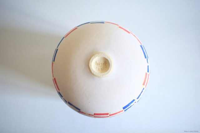 Two Aunts And A Mom, White